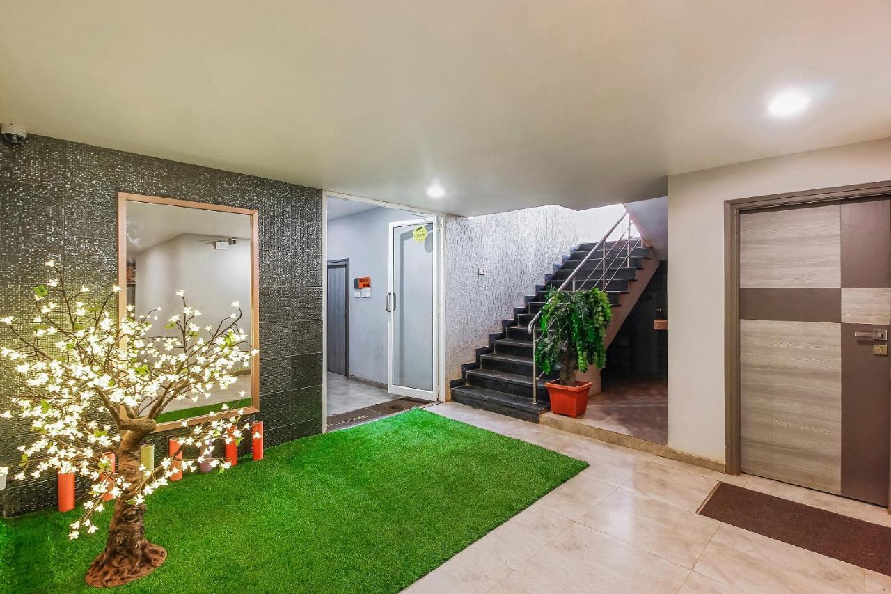 Oyo 26991 Stanza Luxurios Stay Zahirabad Exterior foto