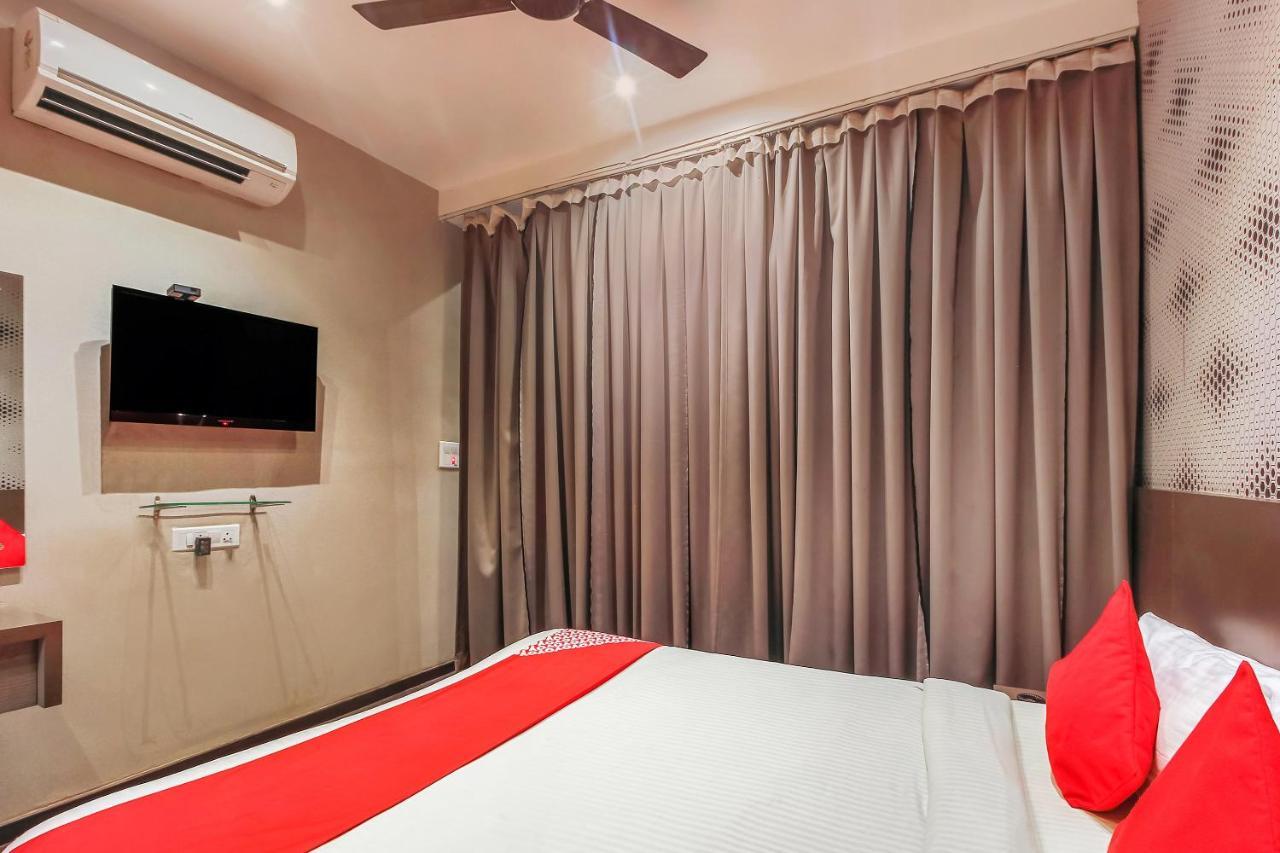 Oyo 26991 Stanza Luxurios Stay Zahirabad Exterior foto
